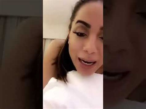 mulher pelada em vídeo